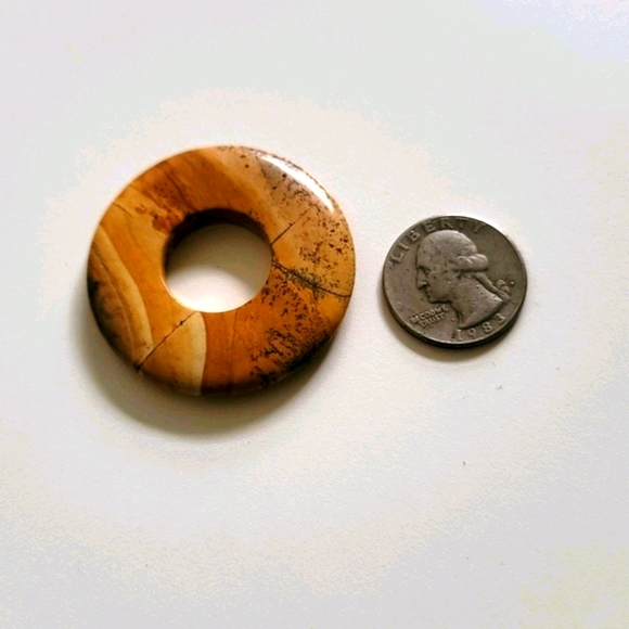 Round Wood Pendant W Hole In Middle - Picture 3 of 4